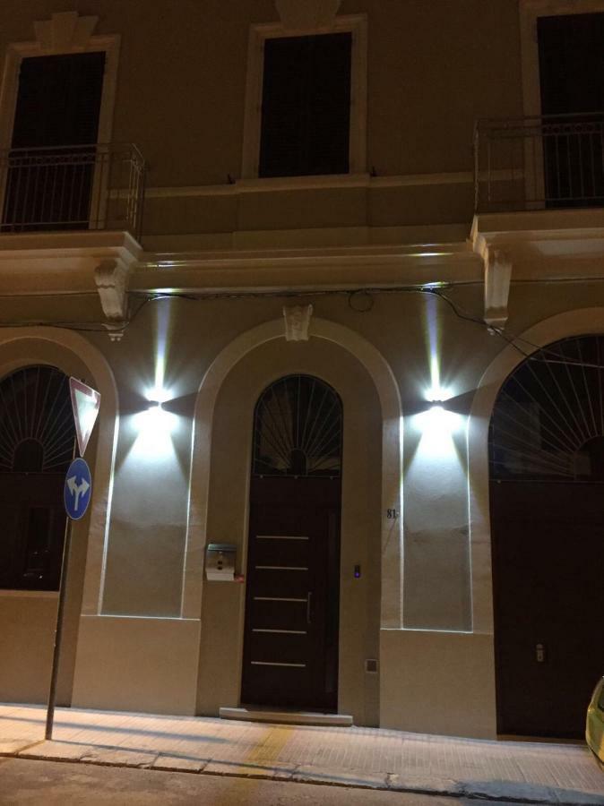 ブリンディジL'Arco Di Porta Lecceアパートメント エクステリア 写真